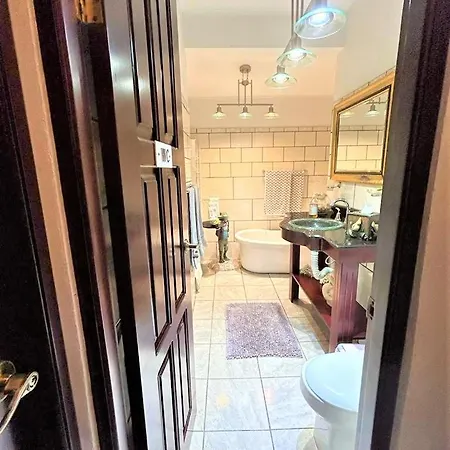 Casa Sophia: Triple Apartment Options with Wi-Fi Guapiles Exterior photo