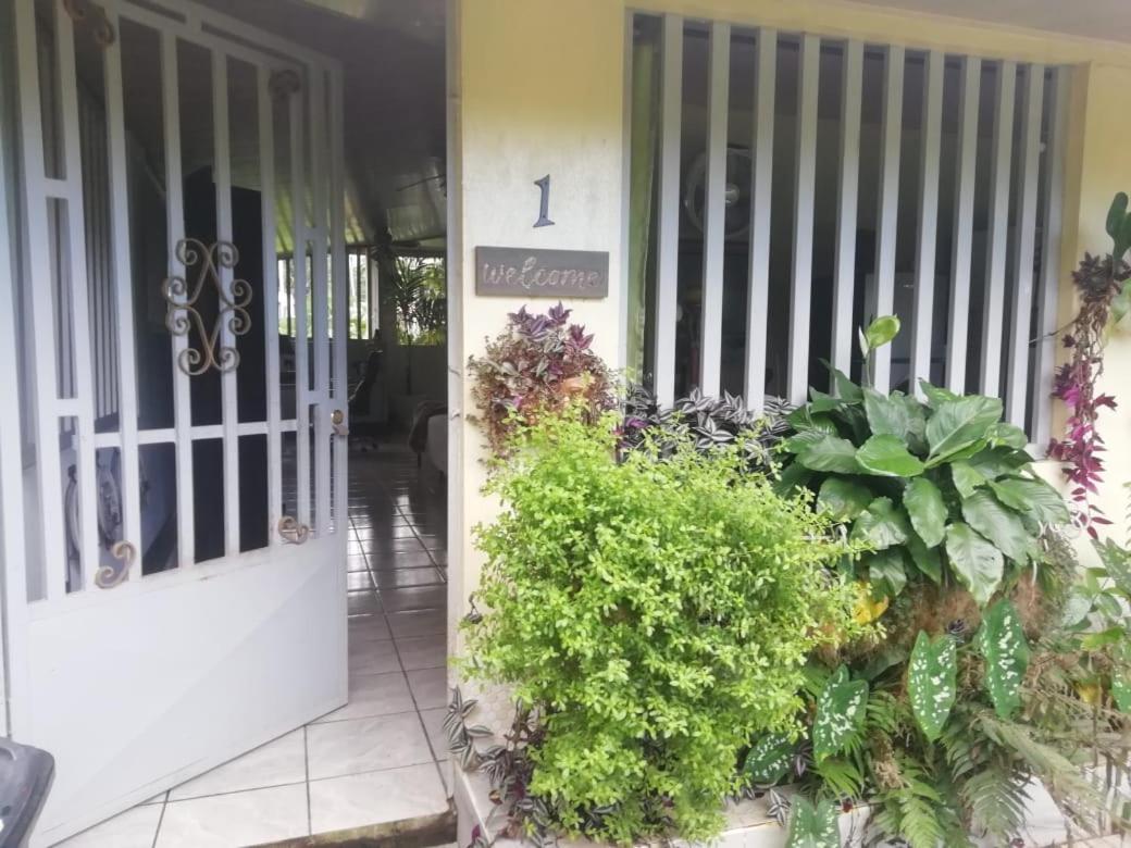 Apartment Casa Sophia: Triple Options With Wi-fi Guapiles