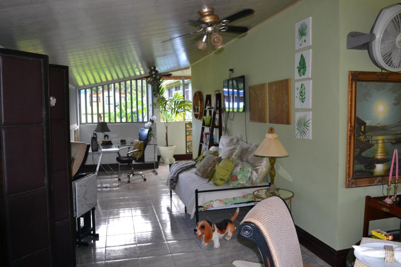Casa Sophia: Triple Options With Wi-fi Apartment