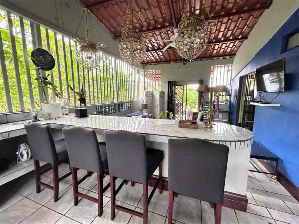 Casa Sophia: Triple Options With Wi-fi * Guapiles